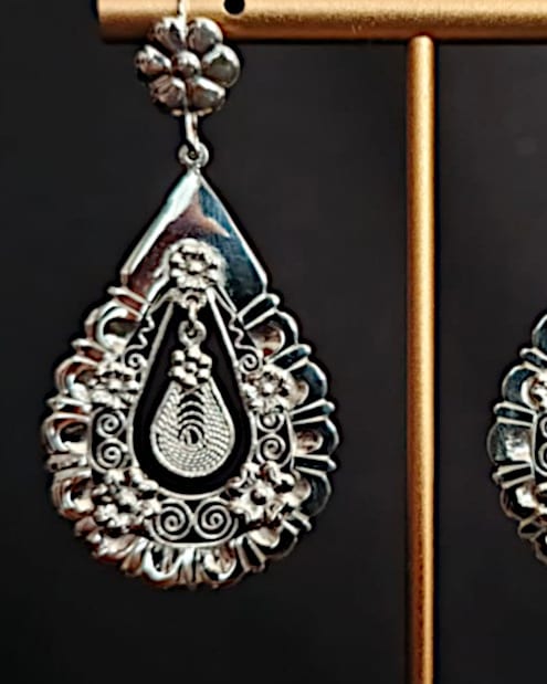 Lágrima Rocío — Teardrop with Inner Drop